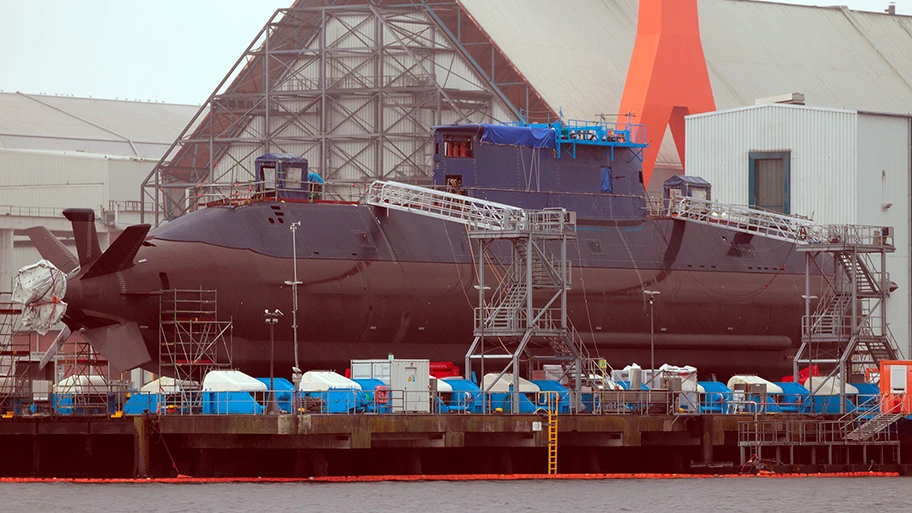 INS Drakon, israelisches U-Boot der deutschen U-Boot-Klasse Dolphin-AIP (bzw. Dolphin-II) in modifizierter Ausführung in der Werft von ThyssenKrupp Marine Systems (vormals HDW) in Kiel, August 2023.