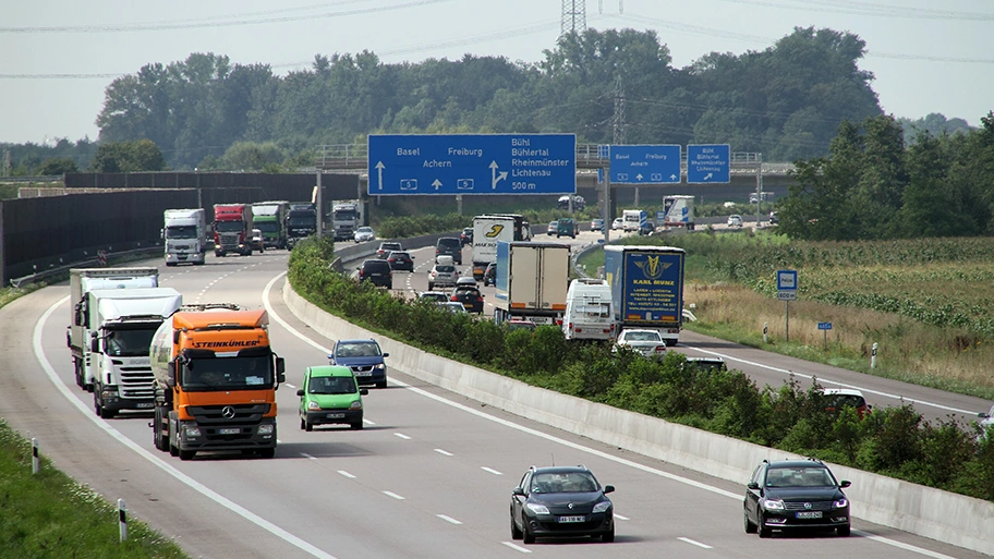 Autobahn A5 im Landkreis Rastatt.