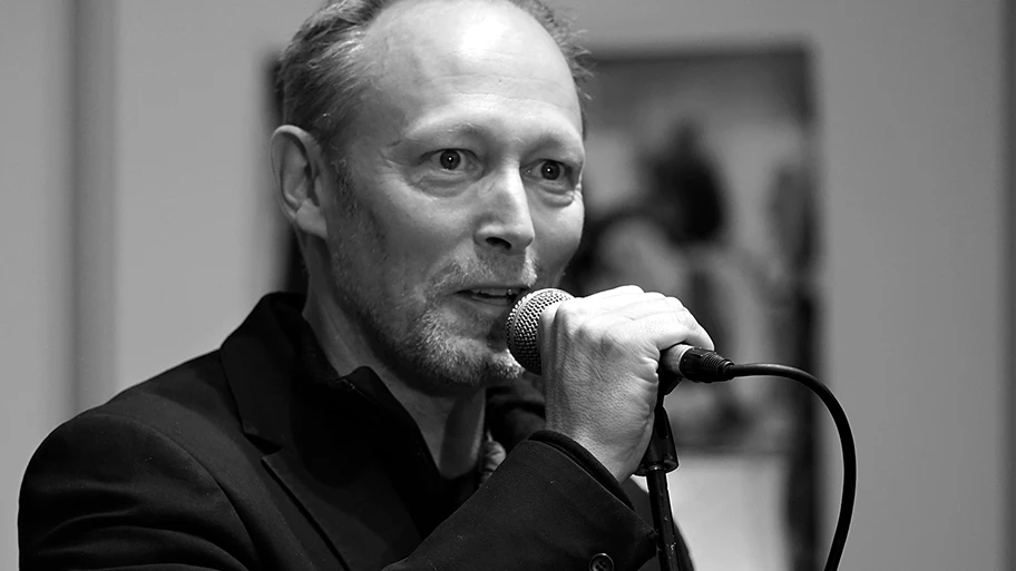 Der dänische Schauspieler Lars Mikkelsen auf der Kopenhagener Buchmesse „BogForum 2015“ in Dänemark, November 2015.