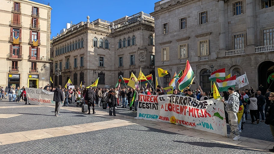 Demonstration für Rojava in Barcelona, 25 January 2026.