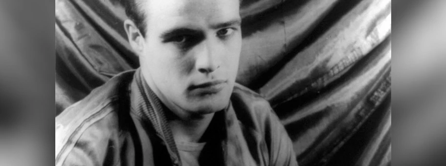 Marlon Brando, Dezember 1948.