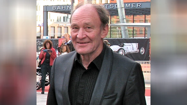 Michael Mendl (hier in Berlin bei der Eröffnung von Boulevard der Stars am 10. September 2010) spielt in dem Film die Rolle von Willy Brandt.