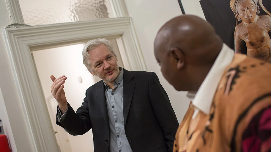 Julian Assange in der ecuadorianischen Botschaft in London, 19. April 2016.