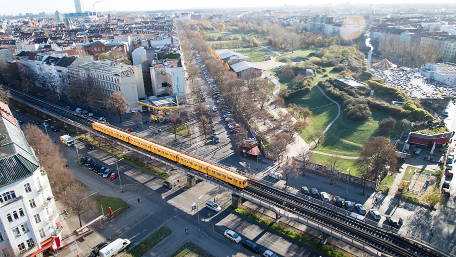 Vogelperspektive des Görlitzer Parks in Berlin-Kreuzberg.