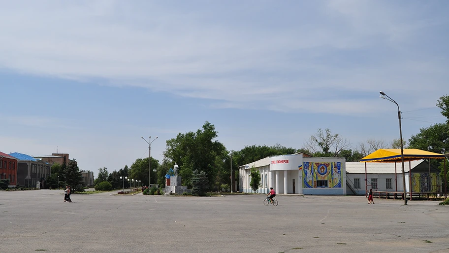 Hauptplatz in Simowniki im Bezirk Rostow, Russland.