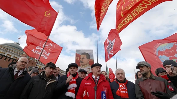 Gennadi Sjuganow bei einer Jundgebung in Moskau.