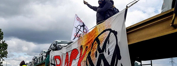 VW-Blockade am Mittellandkanal.